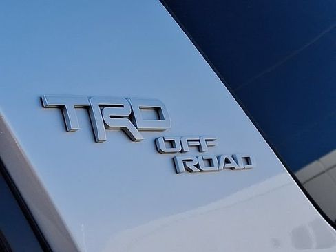 Certified 2022 Toyota 4Runner TRD Off-Road AWD/4WD image 31