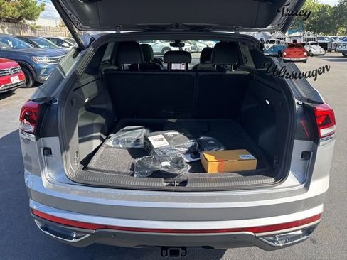 New 2026 Volkswagen Atlas Cross Sport SE image 24