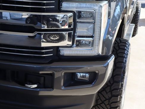 Used 2019 Ford F350 Lariat w/ Lariat Ultimate Package image 10