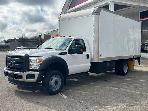 Used 2015 Ford F550 2WD Regular Cab Super Duty image 3