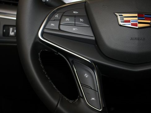 New 2026 Cadillac XT5 Luxury image 19