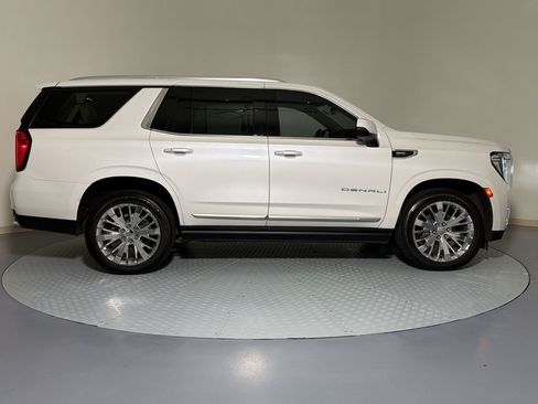 Used 2021 GMC Yukon Denali w/ Denali Premium Package AWD/4WD image 7
