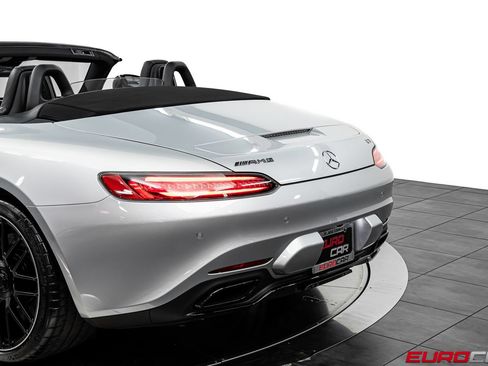 Used 2019 Mercedes-Benz AMG GT Roadster image 19
