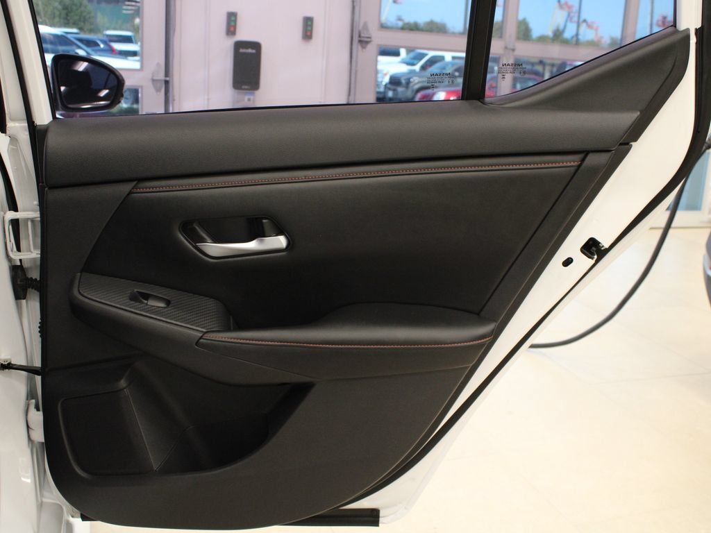 Used 2024 Nissan Sentra SR FWD image 29