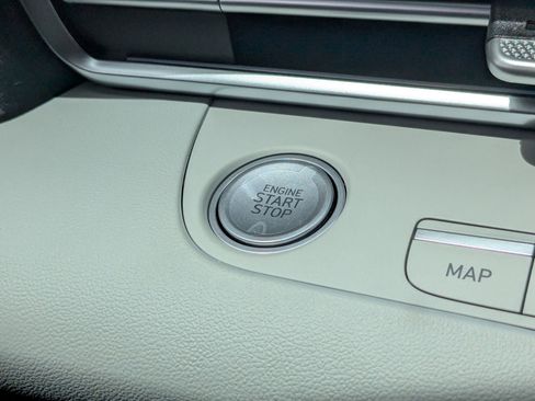 New 2025 Hyundai Elantra Limited image 13