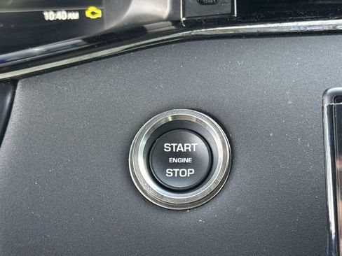 Used 2024 Land Rover Range Rover Evoque Dynamic SE image 17