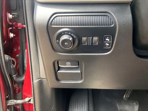 Used 2022 Jeep Wagoneer Series I AWD/4WD image 35
