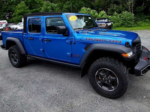 Used 2023 Jeep Gladiator Rubicon w/ Cold Weather Group AWD/4WD image 2