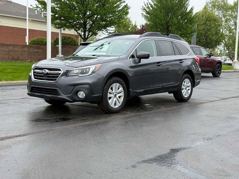 Used 2019 Subaru Outback 2.5i Premium AWD/4WD image 1