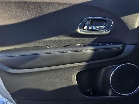 Used 2022 Honda HR-V EX image 16