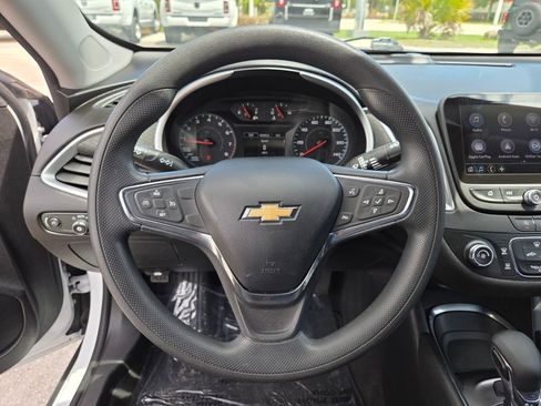 Used 2021 Chevrolet Malibu LS image 25