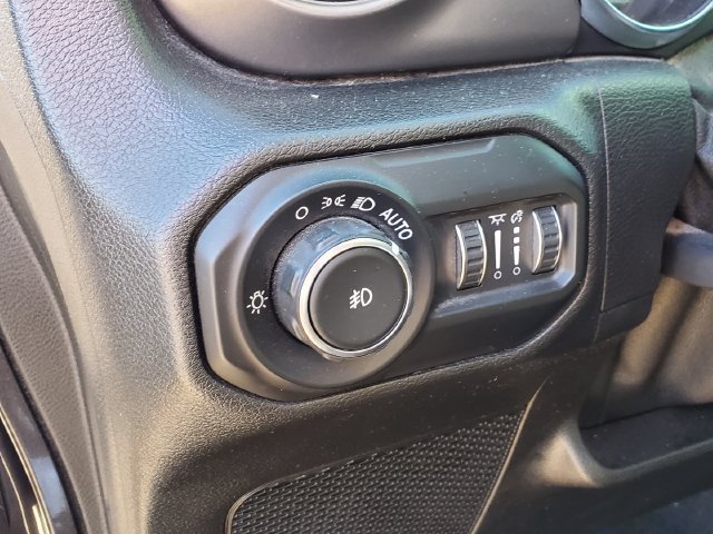 Used 2021 Jeep Wrangler Unlimited Sport AWD/4WD image 7