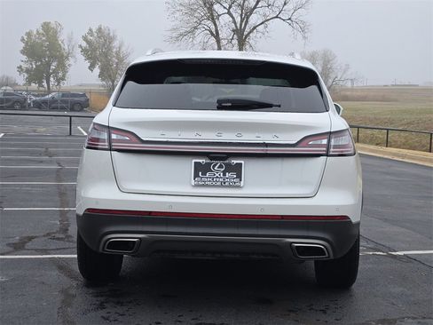 Used 2023 Lincoln Nautilus FWD w/ Premium Package image 6