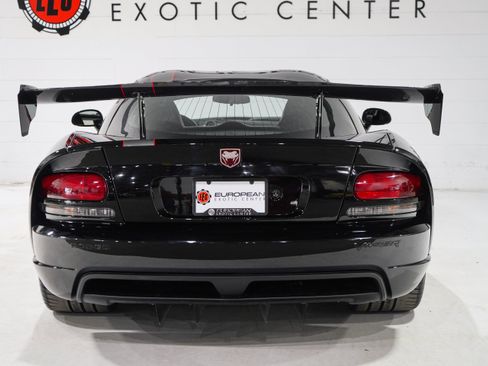 Used 2010 Dodge Viper ACR RWD image 3