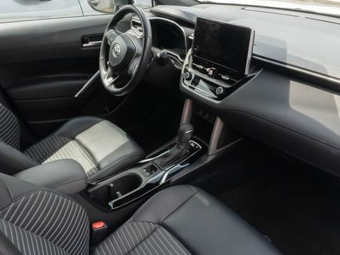 Used 2023 Toyota Corolla Cross AWD Hybrid w/ Convenience Package image 4