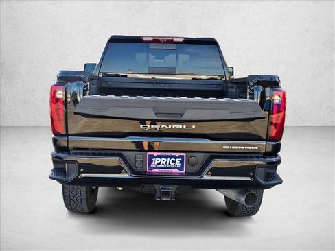 Used 2025 GMC Sierra 2500 Denali Ultimate AWD/4WD image 6