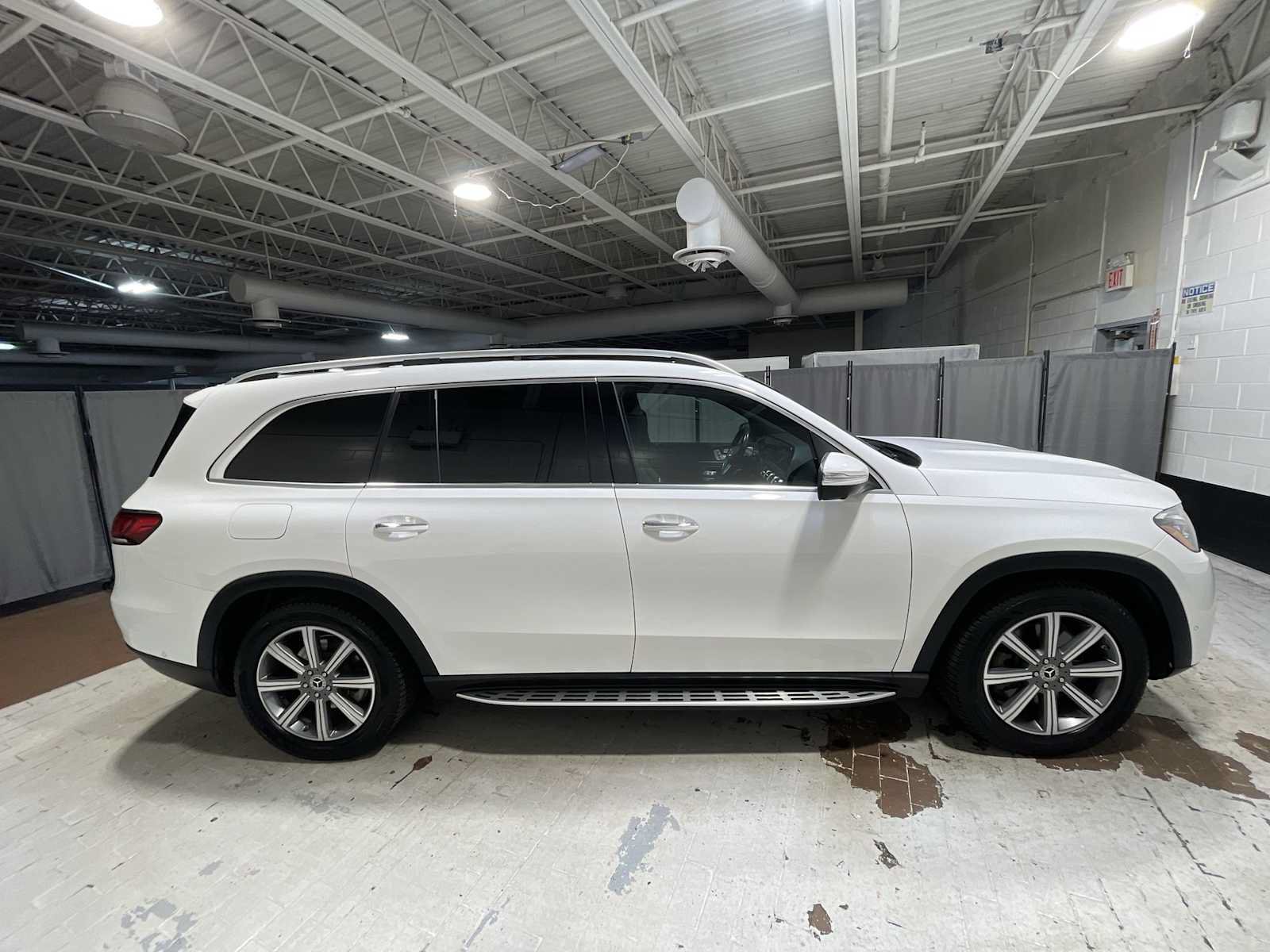 Used 2020 Mercedes-Benz GLS 450 4MATIC image 27