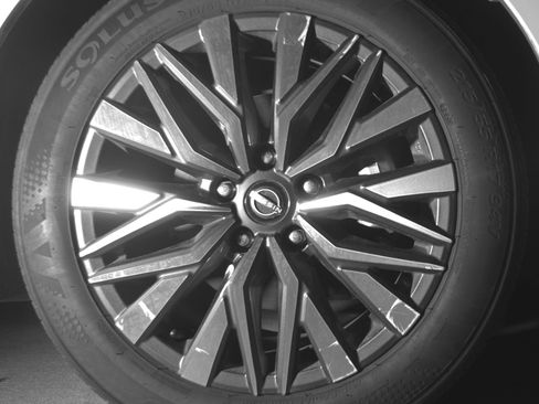 Used 2025 Nissan Altima 2.5 SV image 13