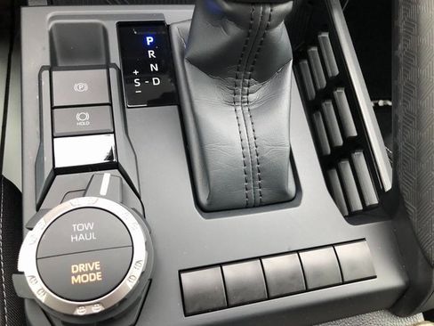 Used 2025 Toyota Tacoma TRD Sport image 12