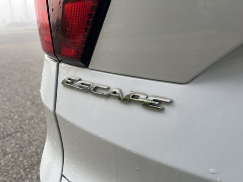 Used 2019 Ford Escape SEL AWD/4WD image 24