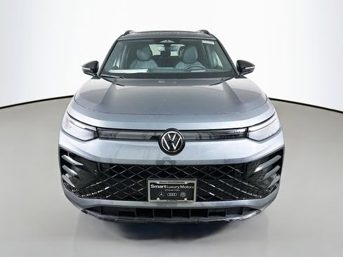 New 2026 Volkswagen Tiguan SE R-Line image 2