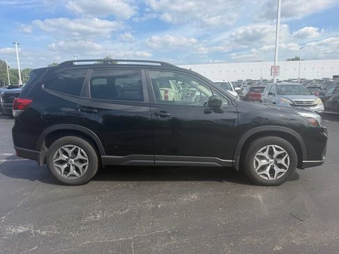 Used 2021 Subaru Forester Premium AWD/4WD image 5