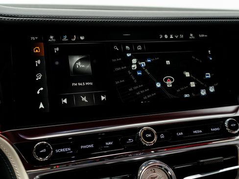 New 2025 Bentley Flying Spur Plug-In Hybrid image 40