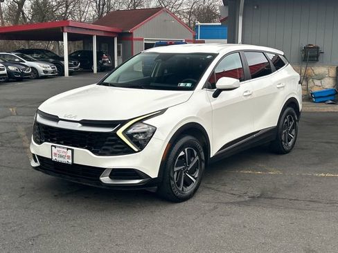 Used 2023 Kia Sportage LX image 2