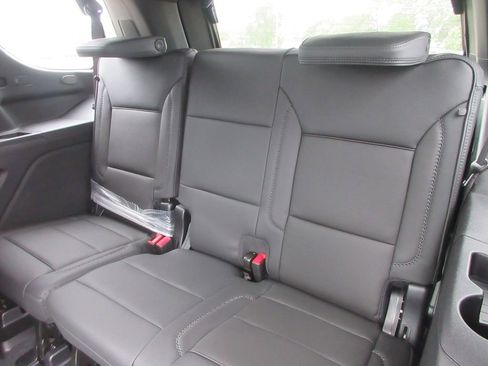 New 2026 GMC Yukon Denali w/ Sun & Power Step Package AWD/4WD image 13