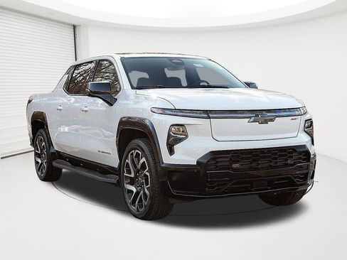 New 2024 Chevrolet Silverado EV RST AWD/4WD image 9