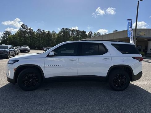 Used 2023 Chevrolet Traverse LT FWD image 13