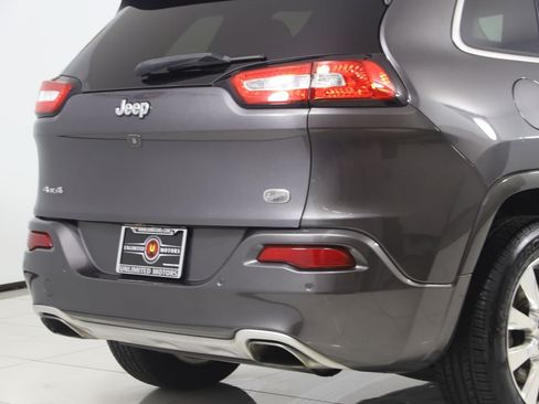 Used 2018 Jeep Cherokee Overland AWD/4WD image 38