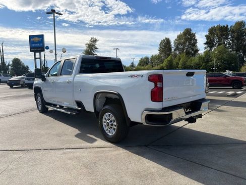 Used 2025 Chevrolet Silverado 2500 LT w/ Convenience Package AWD/4WD image 3