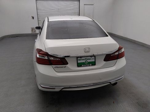 Used 2017 Honda Accord EX image 6