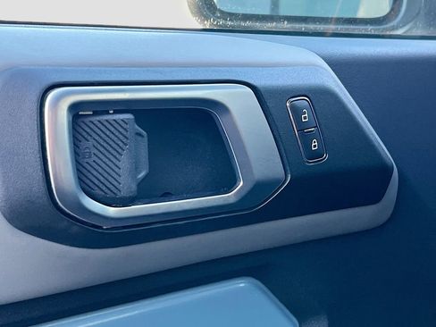 Used 2023 Ford Bronco Badlands w/ Sasquatch Package image 17