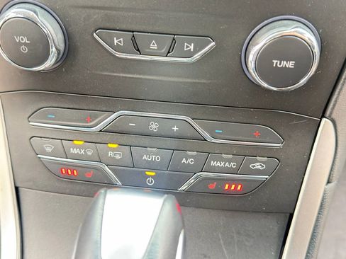 Used 2018 Ford Edge SEL w/ Canadian Touring Package image 18