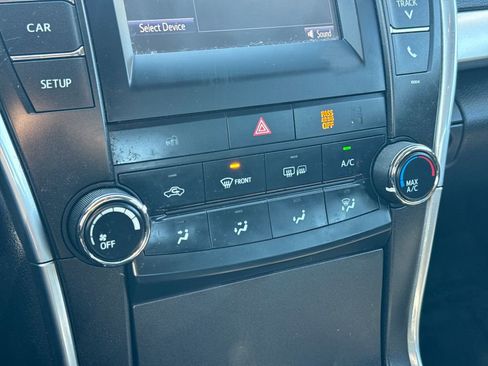 Used 2016 Toyota Camry SE image 22