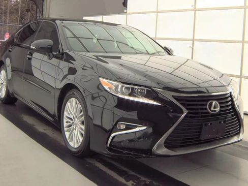 Used 2016 Lexus ES 350 w/ Accessory Package 2 image 4