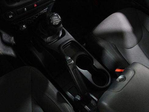 Used 2014 Jeep Wrangler Sport image 11
