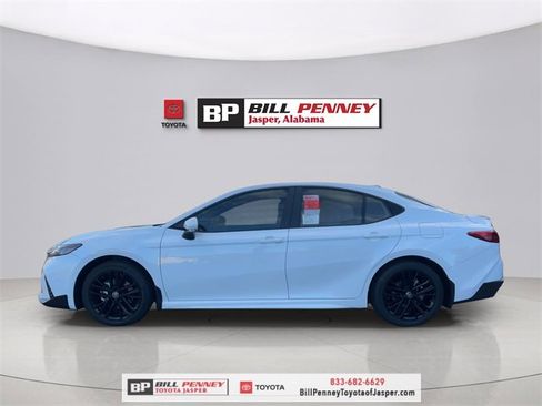 New 2026 Toyota Camry SE image 2