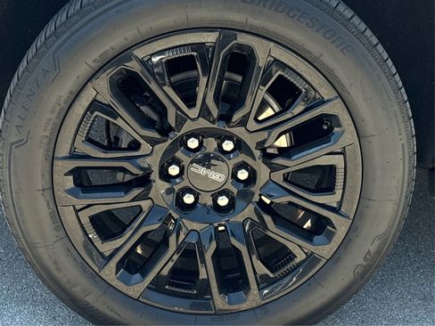 Used 2024 GMC Yukon Denali Ultimate AWD/4WD image 13