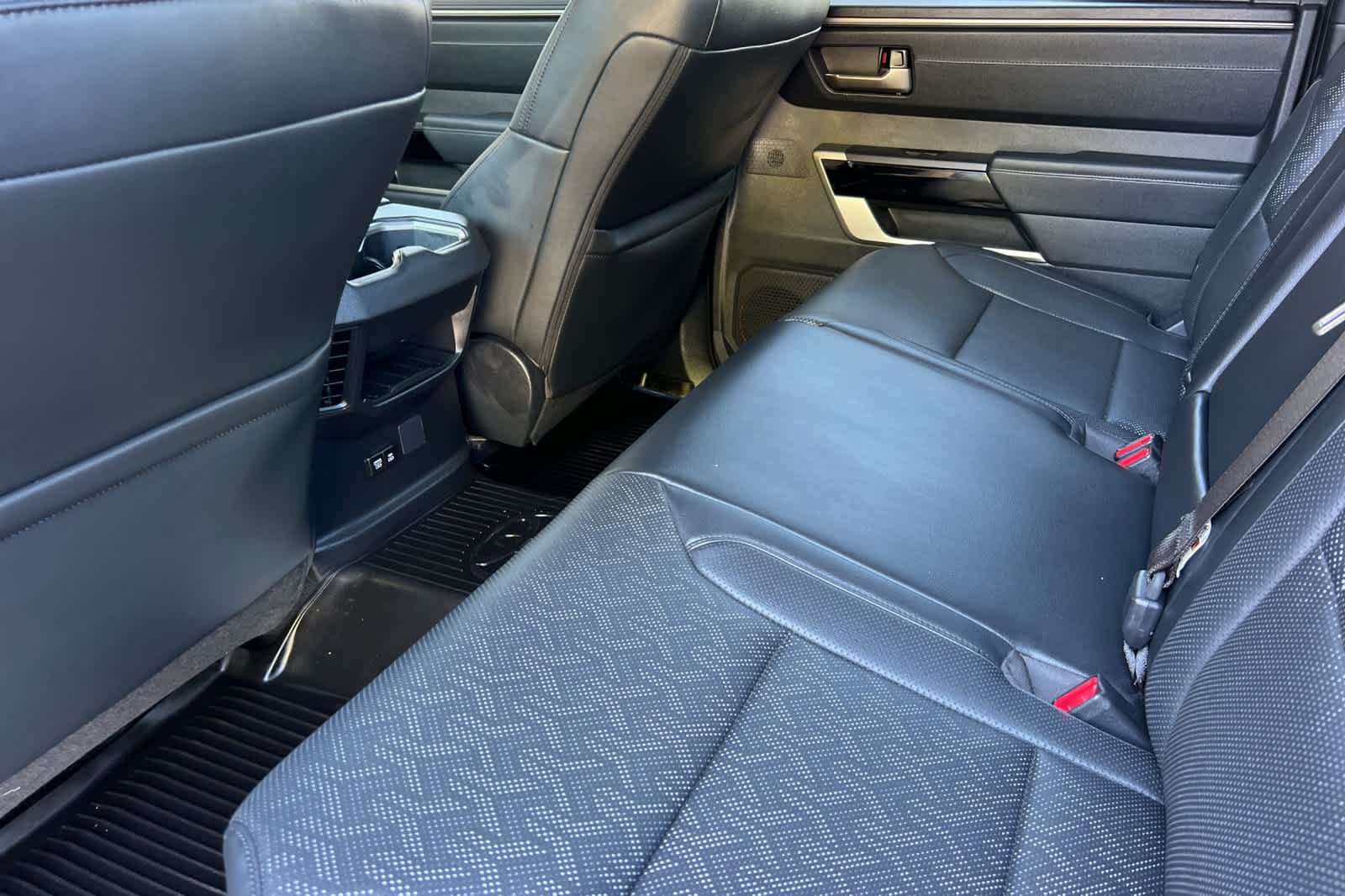 Used 2025 Toyota Tundra Limited AWD/4WD image 4