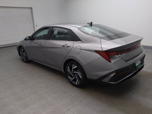 Used 2025 Hyundai Elantra SEL FWD image 5