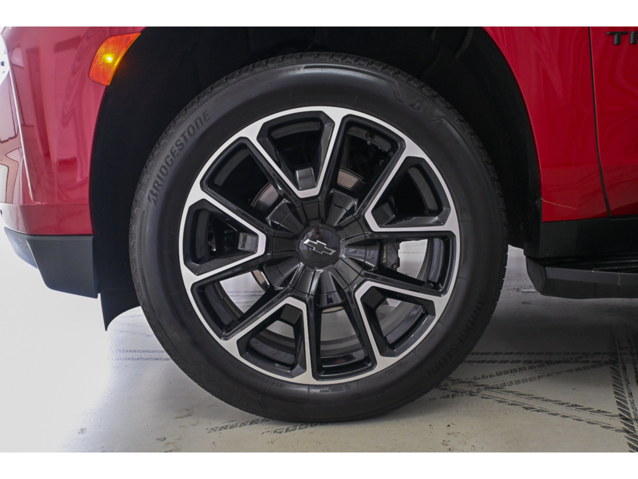 Used 2024 Chevrolet Tahoe RST w/ Luxury Package AWD/4WD image 24