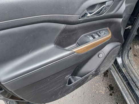 Used 2023 GMC Acadia SLE w/ Driver Convenience Package image 12