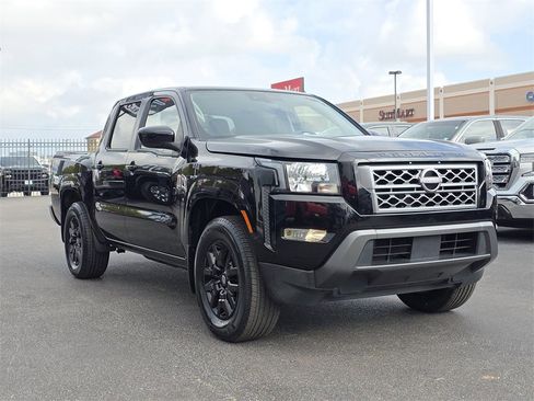 Used 2022 Nissan Frontier SV image 3