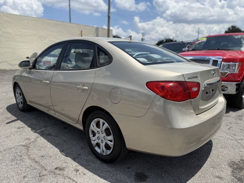 Used 2010 Hyundai Elantra GLS FWD image 3