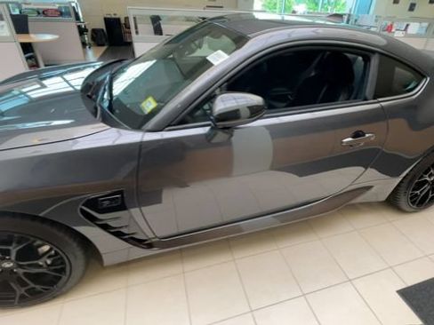 New 2026 Toyota GR86 Premium RWD image 5