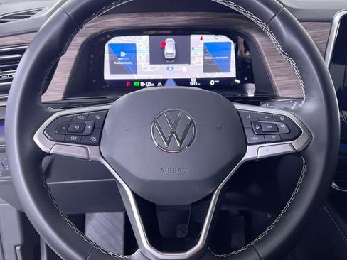 Used 2025 Volkswagen Atlas SEL image 14