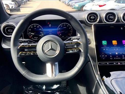 Used 2026 Mercedes-Benz GLC 300 4MATIC image 4